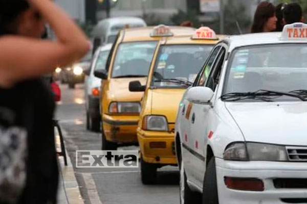 Taxistas De Lima Y Callao Tienen Plazo Para Pintar De Amarillo Sus